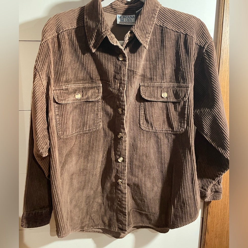 Montana blues vintage corduroy button-down
100% Cotton